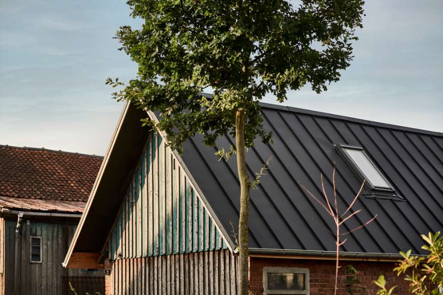 Steel roofing future-proofs this Gallows Hill residence, Galgenberg 21, 29356 Bröckel, Germany